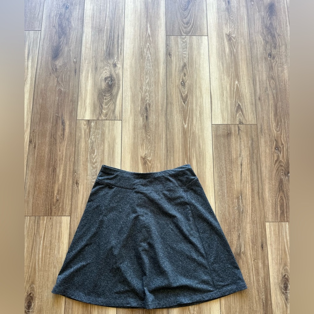 REI women’s gray Skirt size small